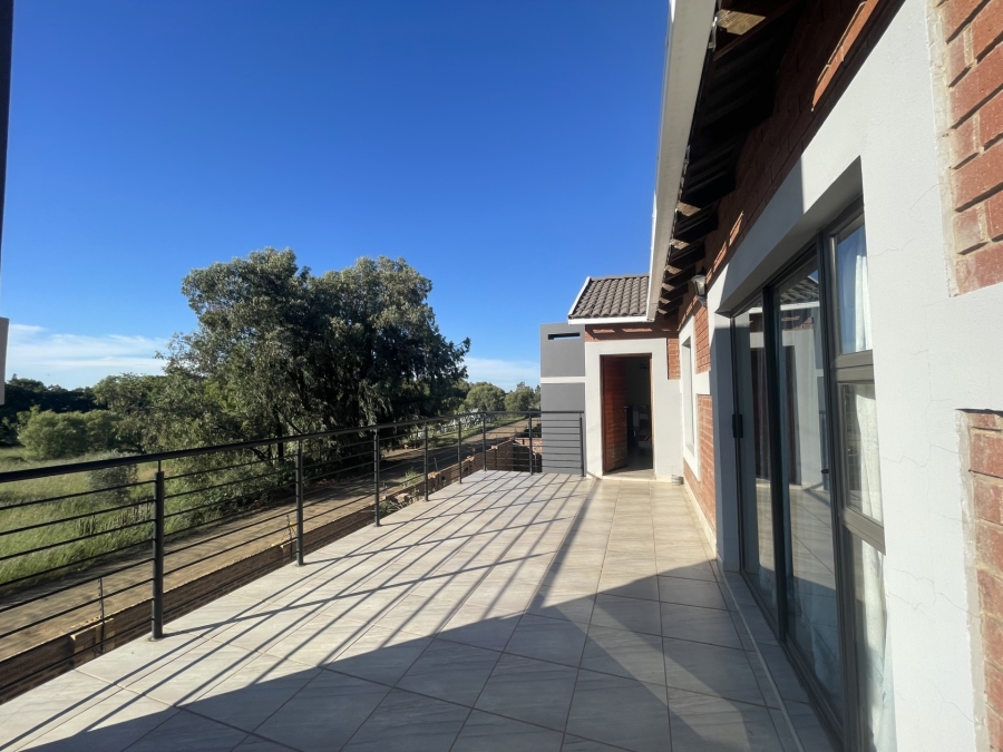 4 Bedroom Property for Sale in Heuwelsig Free State